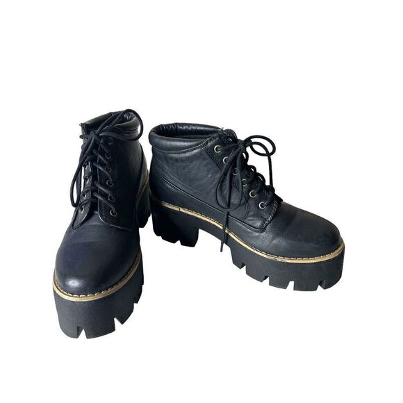 Daniel Cassin Black High Top Boots Women’s High End International Designer 6.5 - Picture 1 of 8